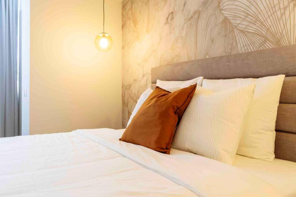 شقة Stunning Views 2Br Intercontinental Flat بوخارست المظهر الخارجي الصورة