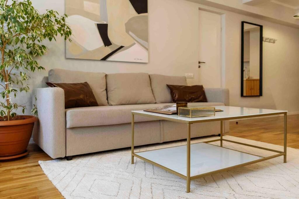 شقة Stunning Views 2Br Intercontinental Flat بوخارست المظهر الخارجي الصورة