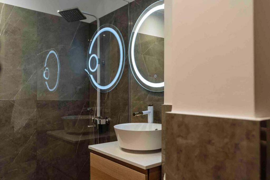 شقة Stunning Views 2Br Intercontinental Flat بوخارست المظهر الخارجي الصورة
